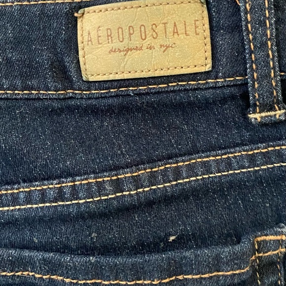 Aeropostale Denim Bermuda shirts with cuffed legs. Dark wash - Picture 2 of 6